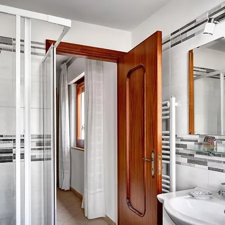 Sleeps 7 Wifi Nerano